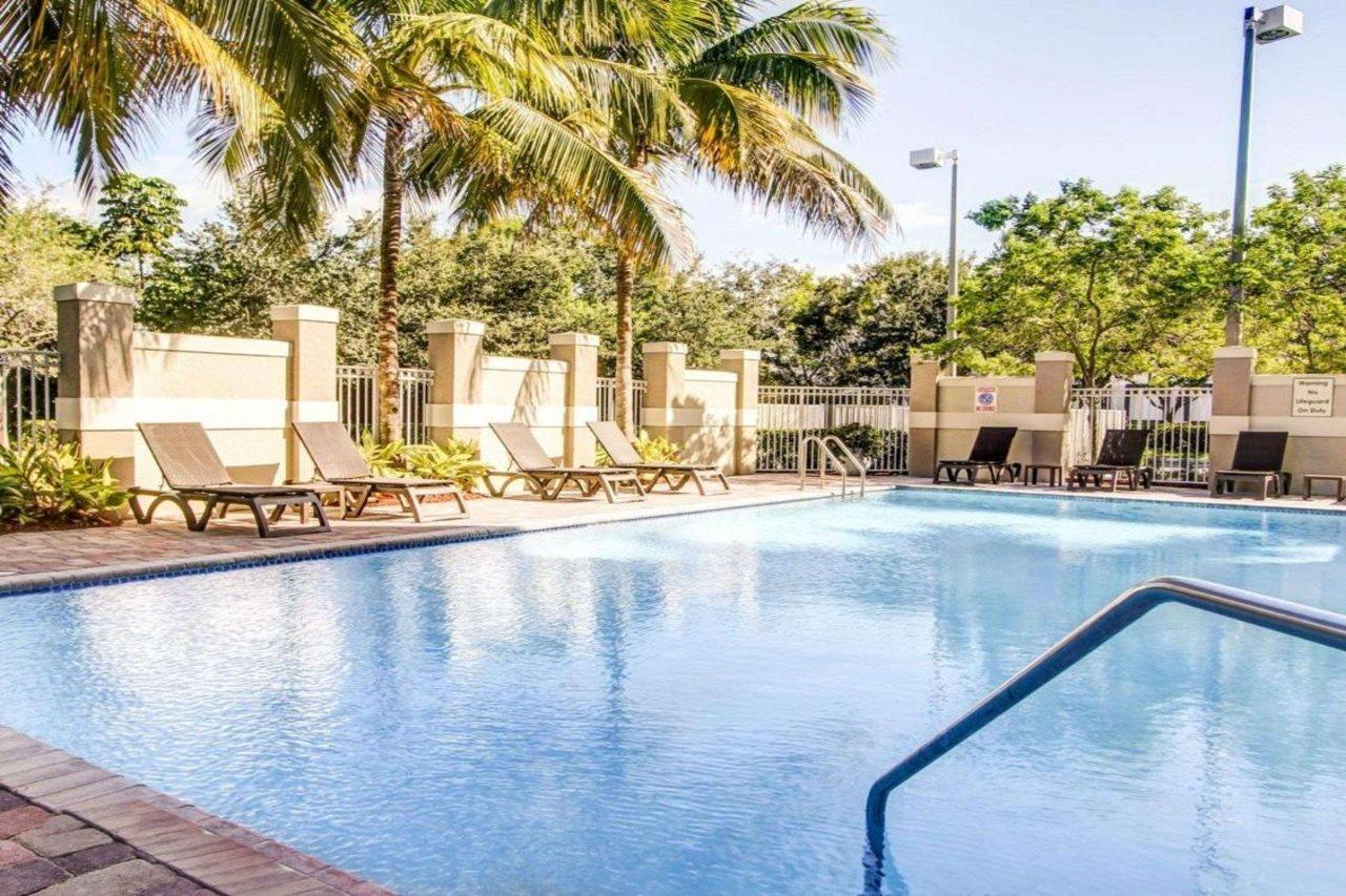 Hampton Inn Weston Fort Lauderdale Exterior foto